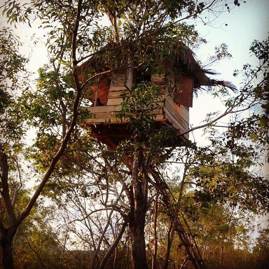 Rumah Pohon Batununggul Buitenkant foto